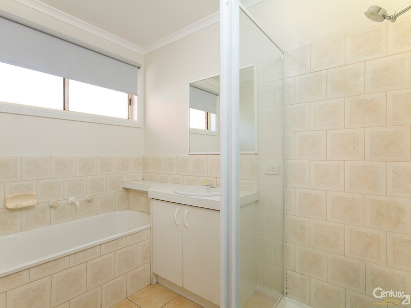 1 Aquamarine Court, Hampton Park VIC 3976