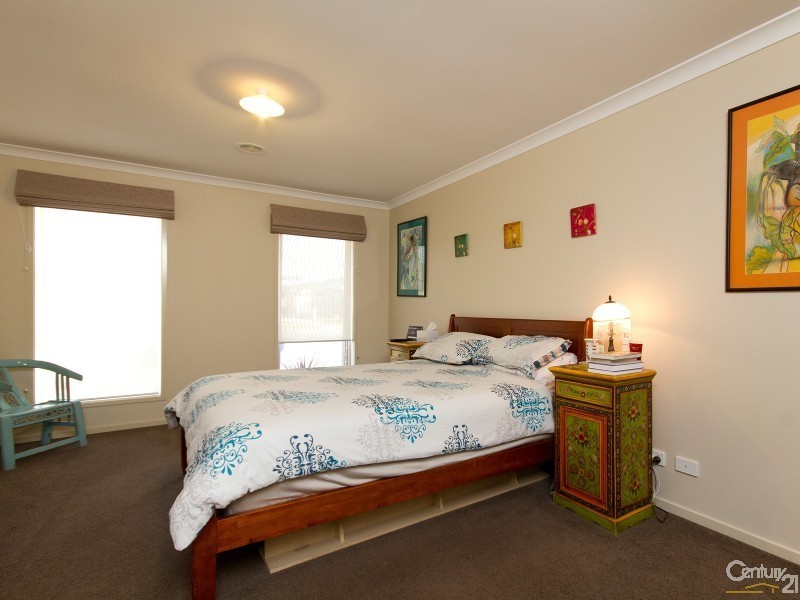 85 John Russell Road, Cranbourne West VIC 3977