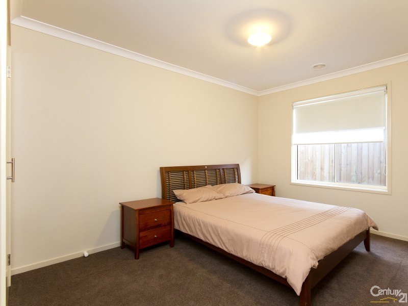 85 John Russell Road, Cranbourne West VIC 3977