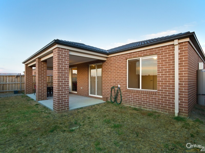 85 John Russell Road, Cranbourne West VIC 3977