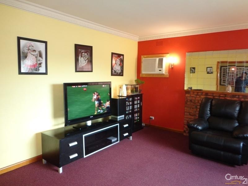 110 Somerville Road, Hampton Park VIC 3976