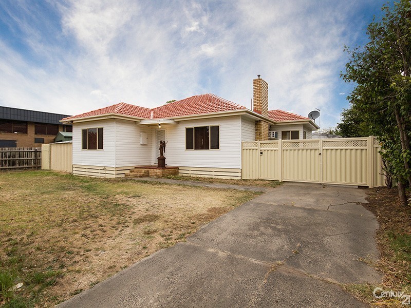 110 Somerville Road, Hampton Park VIC 3976