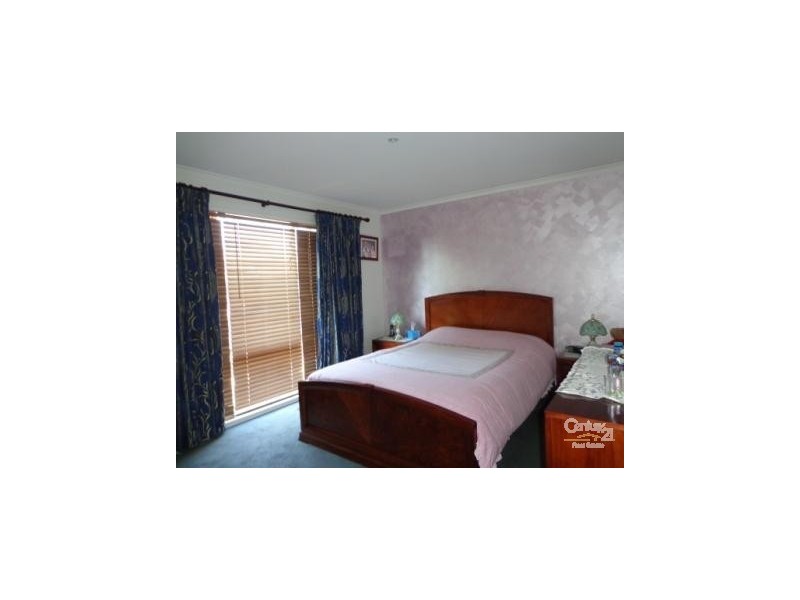 9 Silverwattle Drive, Lyndhurst VIC 3975