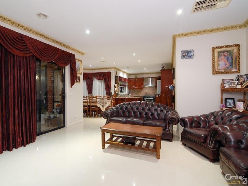 17 Diamond Parade, Skye VIC 3977