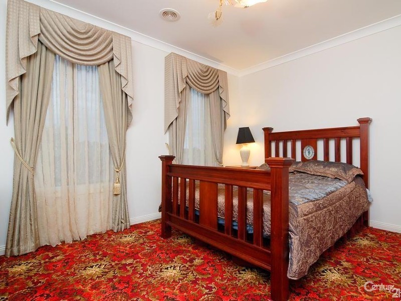 17 Diamond Parade, Skye VIC 3977