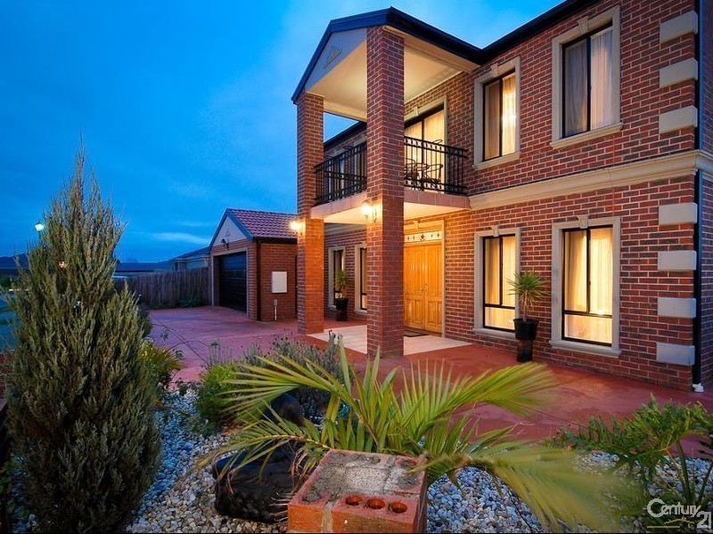 17 Diamond Parade, Skye VIC 3977