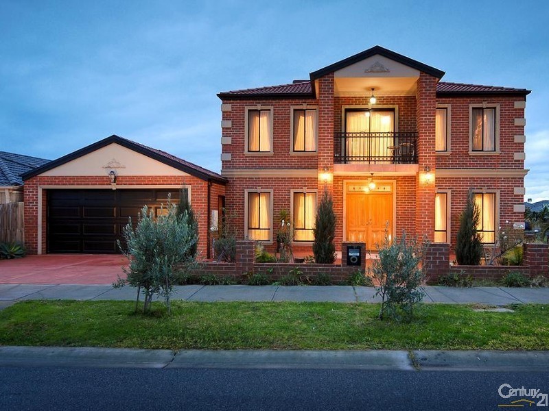 17 Diamond Parade, Skye VIC 3977