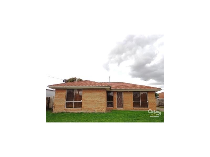 4 Ellindale Close, Hampton Park VIC 3976