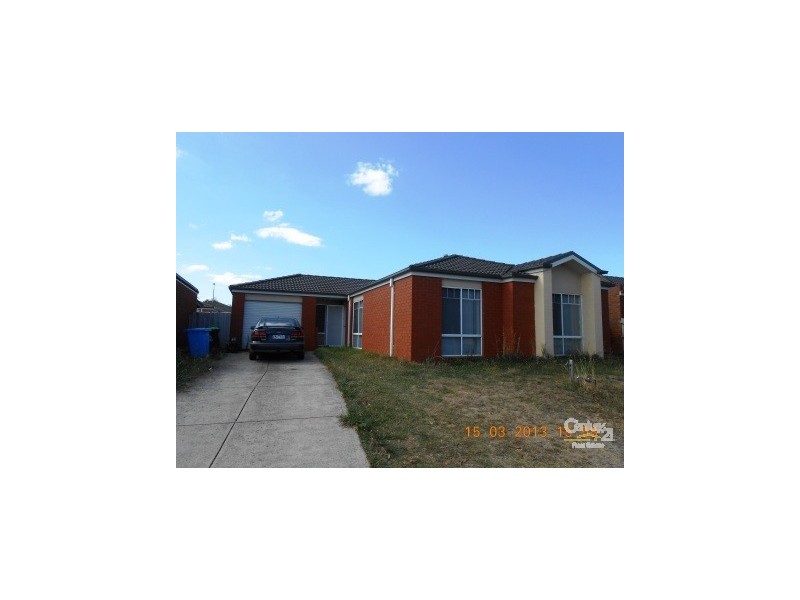 8 Karoonda Way, Hampton Park VIC 3976