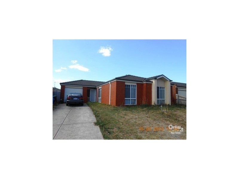 8 Karoonda Way, Hampton Park VIC 3976