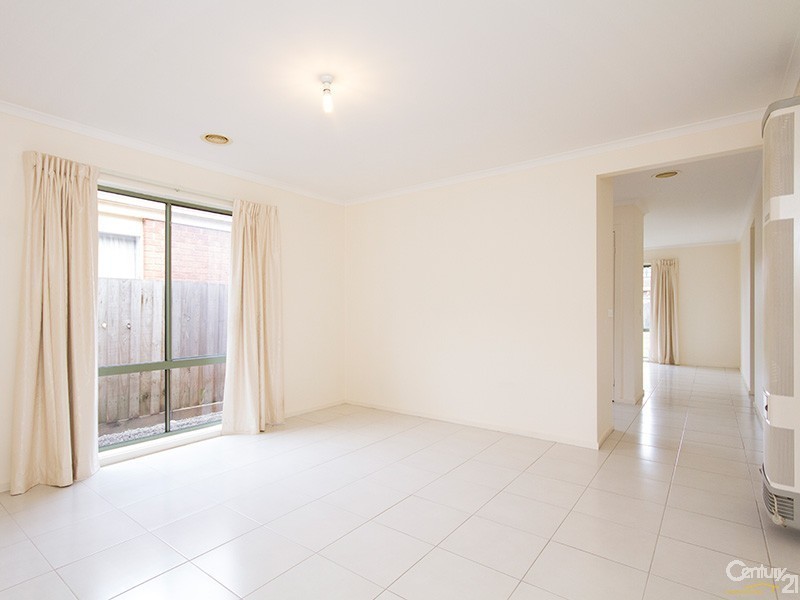 19 Charlotte Court, Cranbourne West VIC 3977