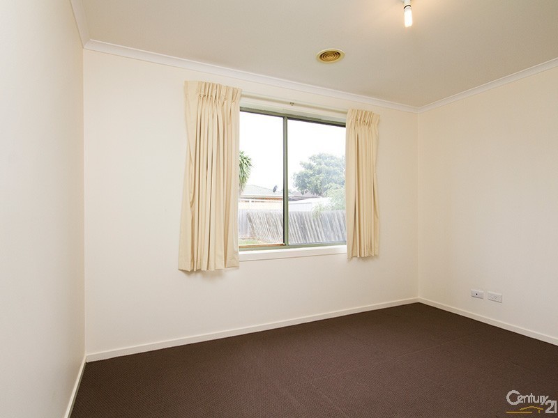 19 Charlotte Court, Cranbourne West VIC 3977