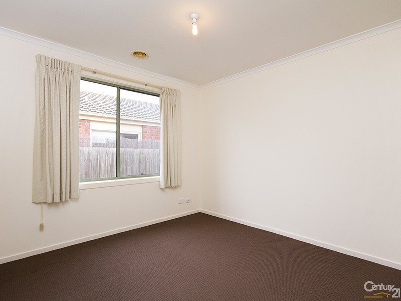 19 Charlotte Court, Cranbourne West VIC 3977