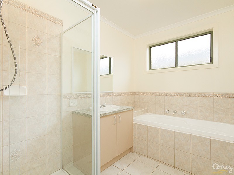 19 Charlotte Court, Cranbourne West VIC 3977