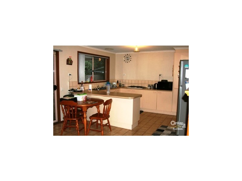 2/12 Lara Crt, Hallam VIC 3803