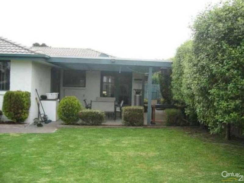 16 Branton Drive, Hampton Park VIC 3976