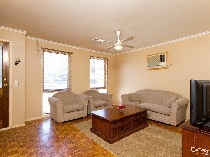 32 James Wyman Place, Hampton Park VIC 3976