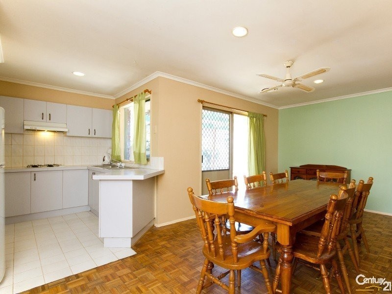 32 James Wyman Place, Hampton Park VIC 3976