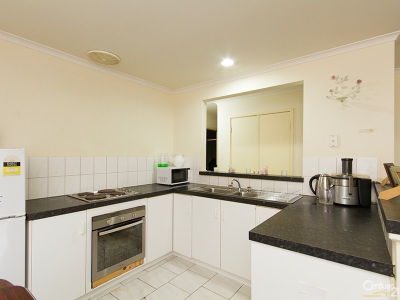 2 Bill Place, Hampton Park VIC 3976