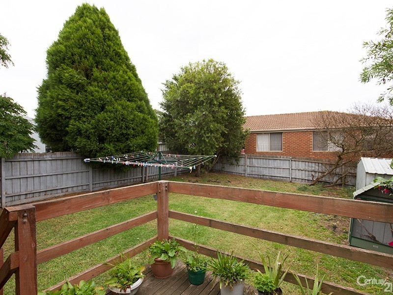 2 Bill Place, Hampton Park VIC 3976