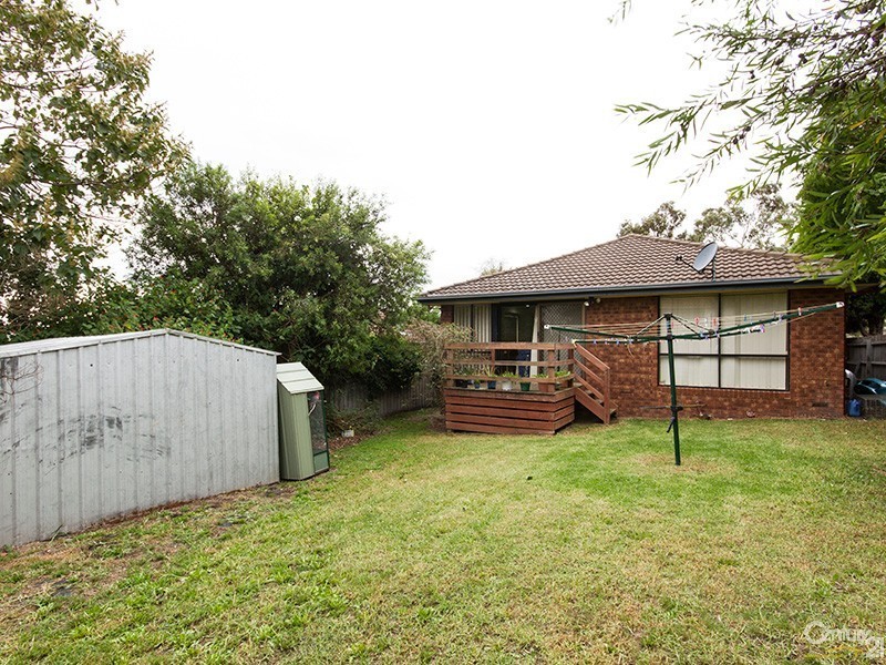 2 Bill Place, Hampton Park VIC 3976
