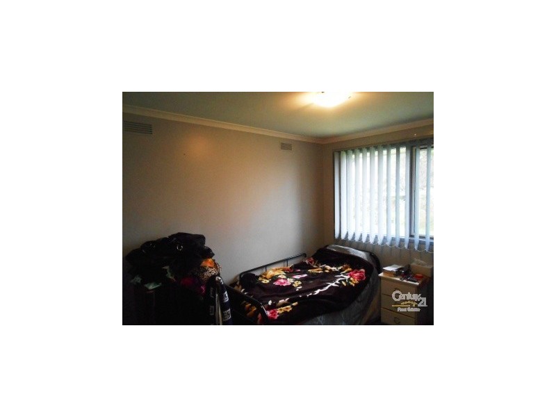 9 Margaret Crt, Hampton Park VIC 3976