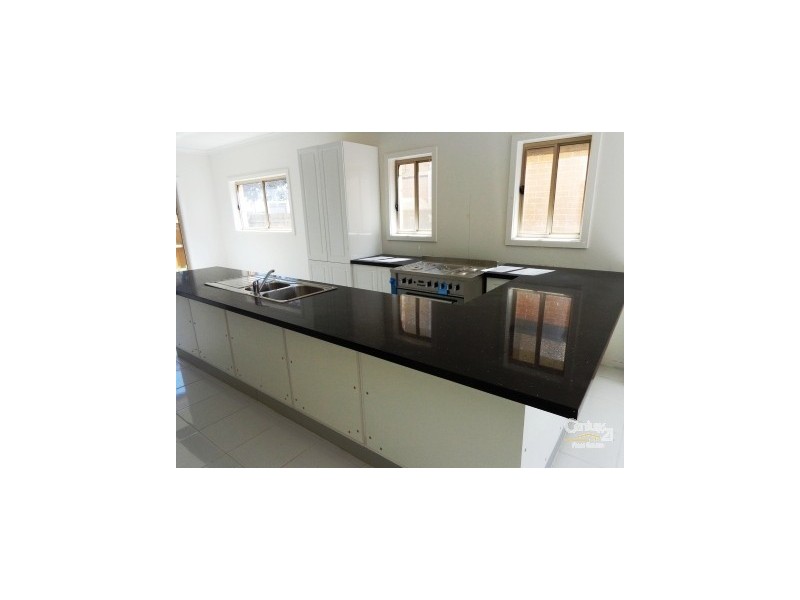 2/19 Keller Crt, Hampton Park VIC 3976