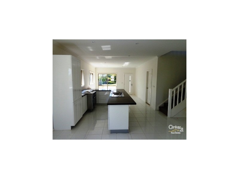 2/19 Keller Crt, Hampton Park VIC 3976