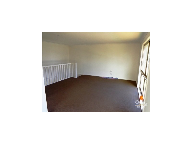 2/19 Keller Crt, Hampton Park VIC 3976