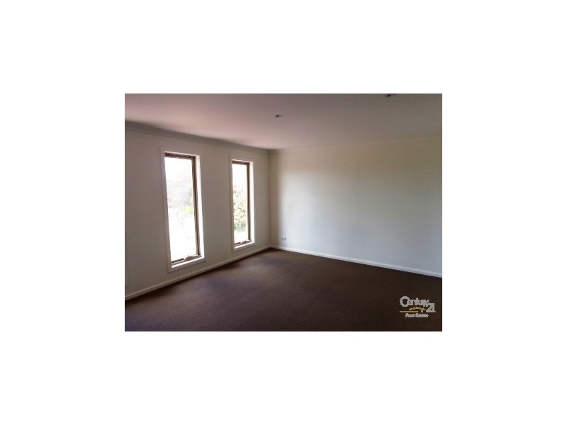 2/19 Keller Crt, Hampton Park VIC 3976