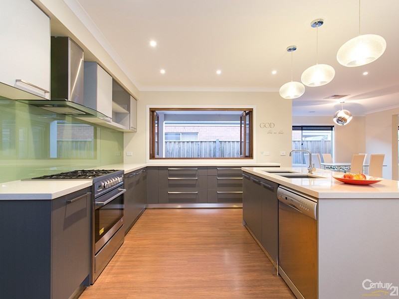 6 Mermaid Grove, Lyndhurst VIC 3975