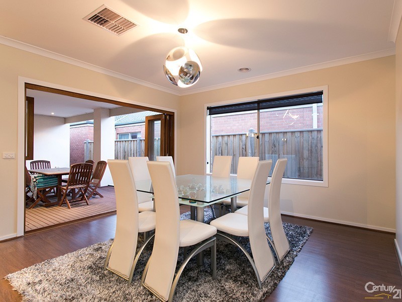 6 Mermaid Grove, Lyndhurst VIC 3975