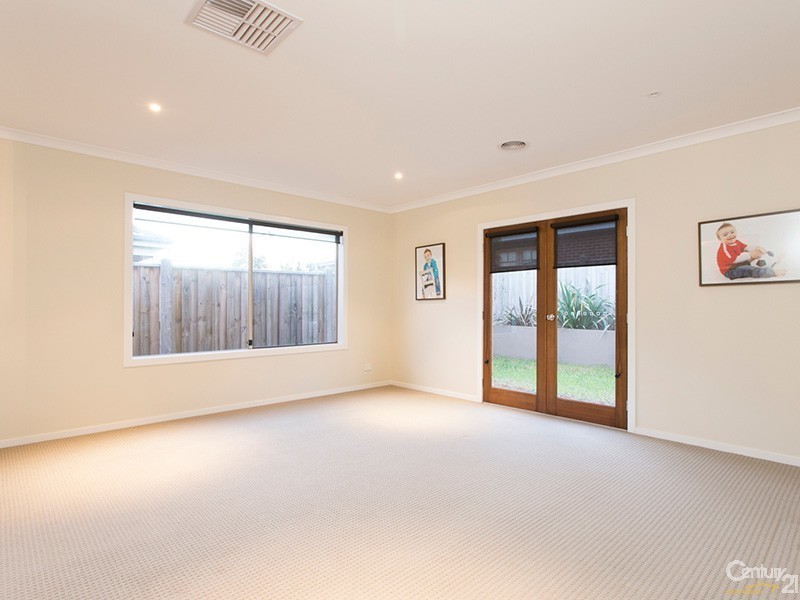 6 Mermaid Grove, Lyndhurst VIC 3975