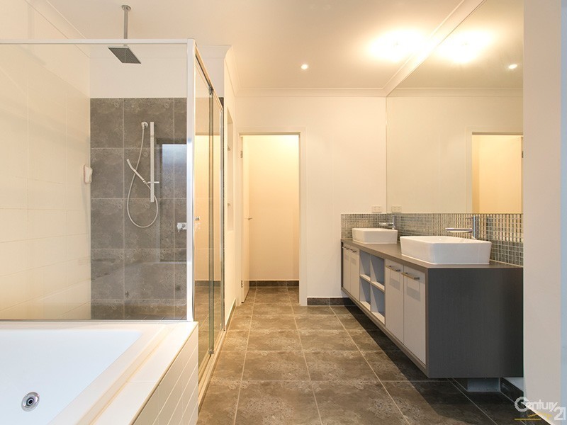 6 Mermaid Grove, Lyndhurst VIC 3975