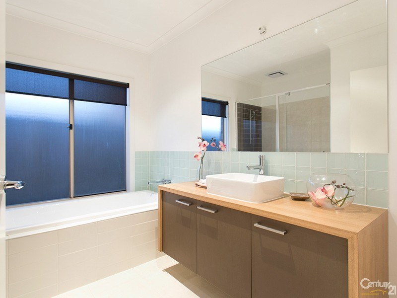 6 Mermaid Grove, Lyndhurst VIC 3975