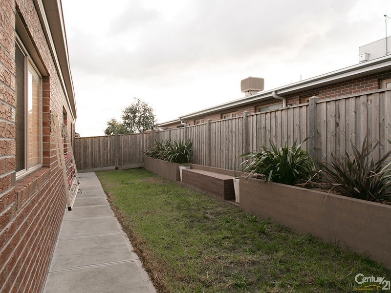 6 Mermaid Grove, Lyndhurst VIC 3975