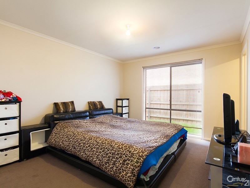 32a  Pomegranate Way, Pakenham VIC 3810