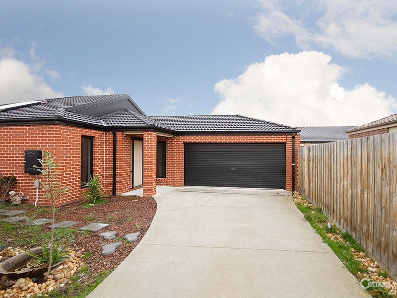 32a  Pomegranate Way, Pakenham VIC 3810
