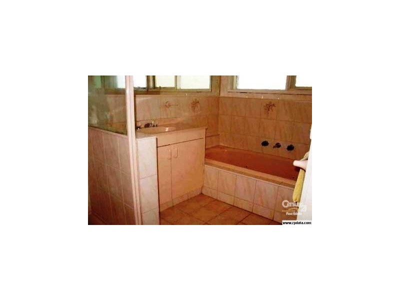 1/18 Winnima Ave, Hampton Park VIC 3976