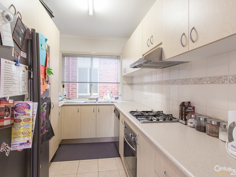 2 Margie Square, Narre Warren South VIC 3805