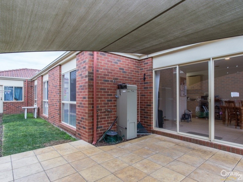 2 Margie Square, Narre Warren South VIC 3805