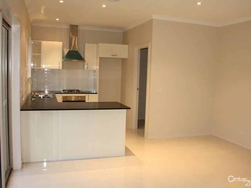 5 12-14 Kingsfield Crescent, Lynbrook VIC 3975