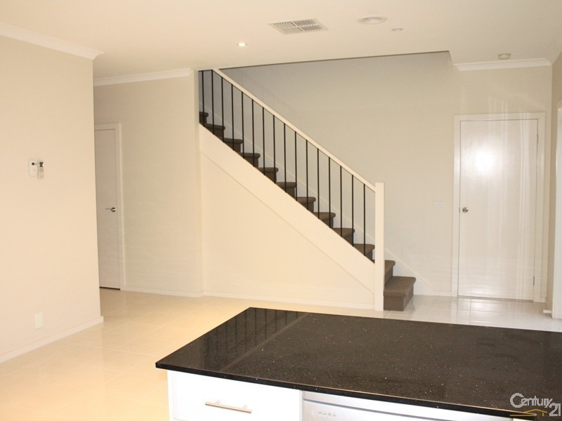 5 12-14 Kingsfield Crescent, Lynbrook VIC 3975