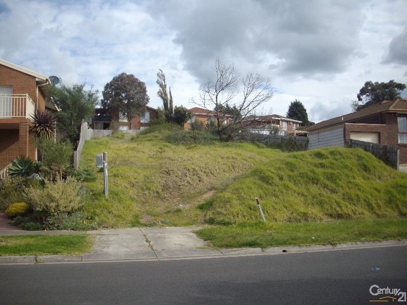 18 Blackwood Drive, Hampton Park VIC 3976