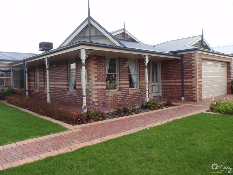 12 Mallet Grove, Lyndhurst VIC 3975