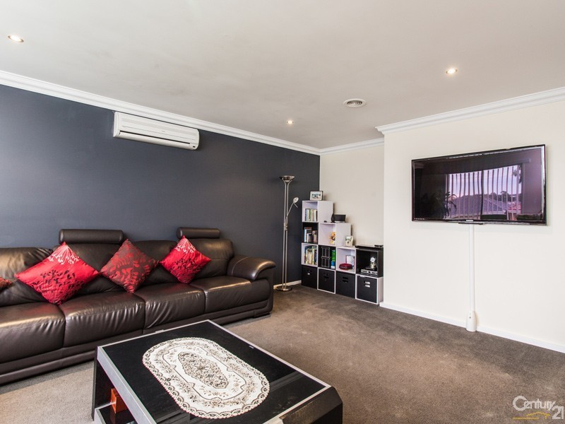 8 Niagara Court, Hampton Park VIC 3976