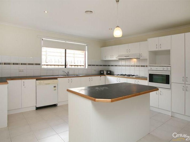 8 Niagara Court, Hampton Park VIC 3976