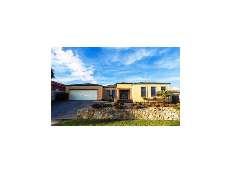 17 Parslow Cres, Lynbrook VIC 3975