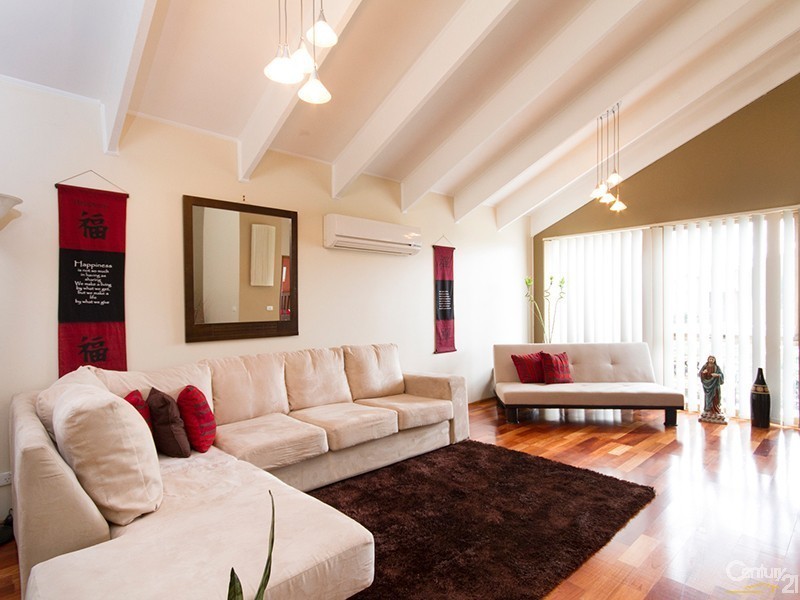 16 General Joshua Drive, Hampton Park VIC 3976