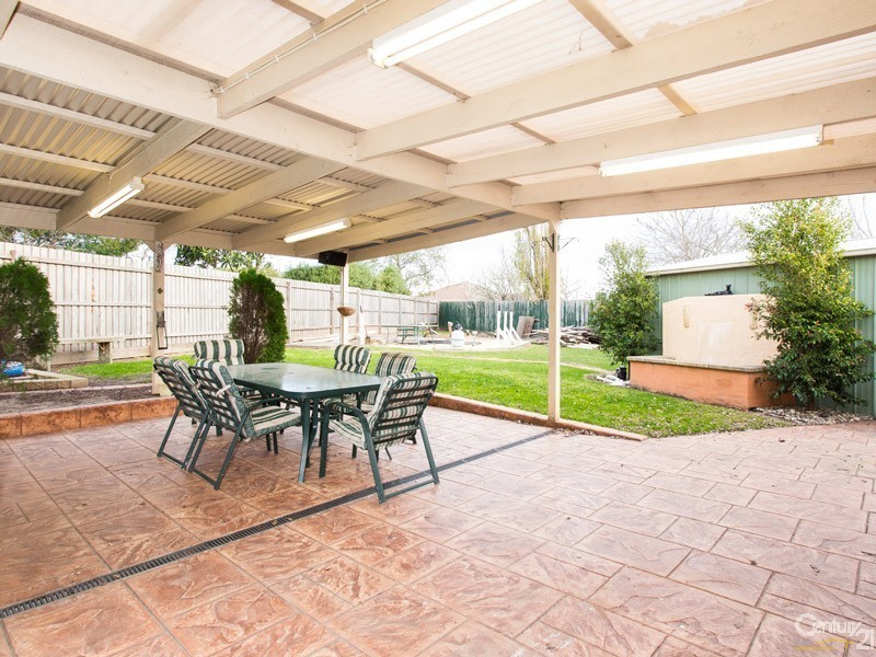 8 Rohan Court, Hampton Park VIC 3976